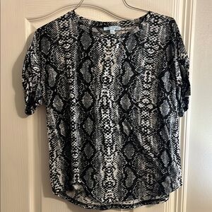Black and White Snake Print Women's Top
